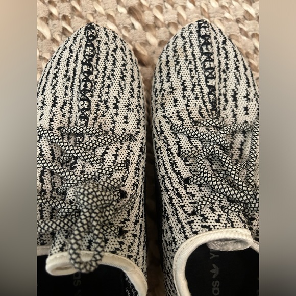Adidas Yeezy Boost Sneakers - Picture 3 of 14